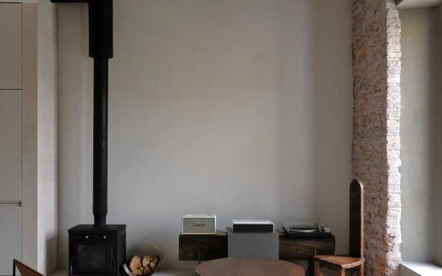 Отель Hideout Residence