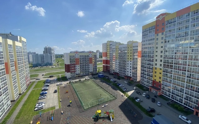 Квартира Сибирь House в новом доме рядом с теннисным кортом и парком