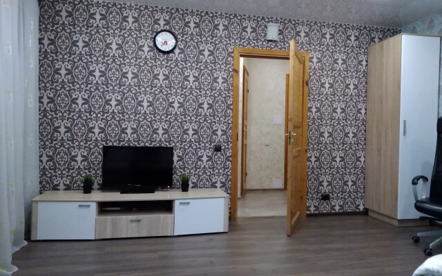 Prostornaya Kvartir S Vidom Na Park Apartments