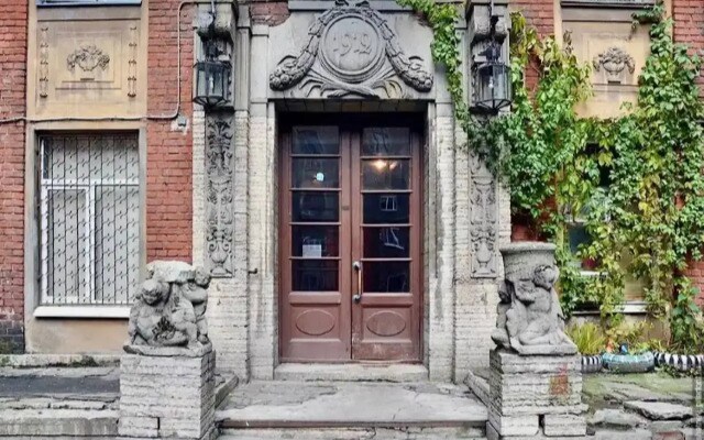 Квартира Art Tolstoy House