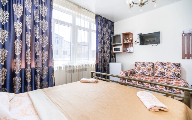 Chetyre Sezona Na Korolenko 8A Guest House