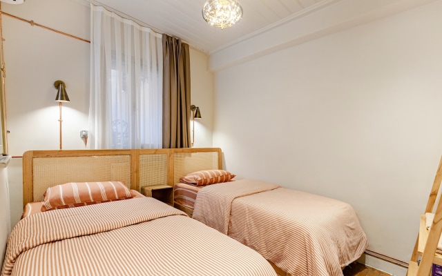 Квартира Two-Bedroom in Historic Mansion Old Town