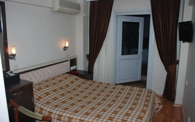 Grand Mark Hotel