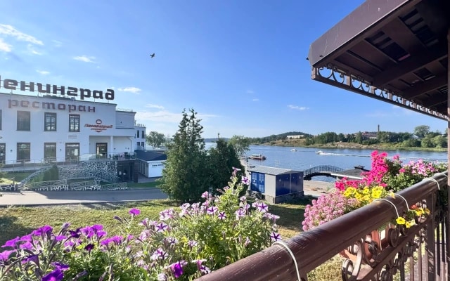 Каунис
