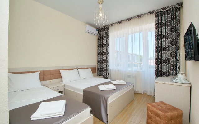 Seven Seas Hotel