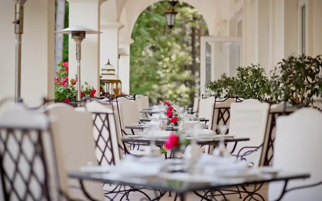 Отель Кронон Парк