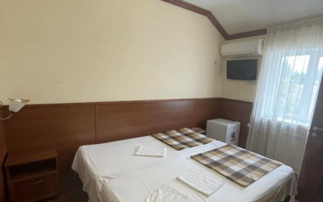 Semeyny Na Trudyaschikhsya 68A Guest House