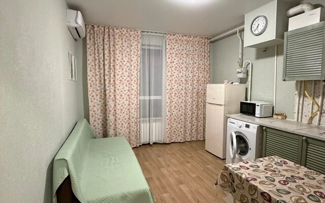 Квартира однокомнатная с отдельным входом и кухней