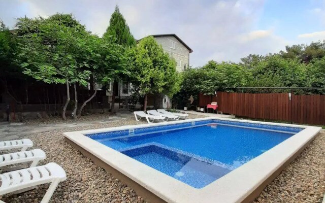 U Harlampyicha Guest House
