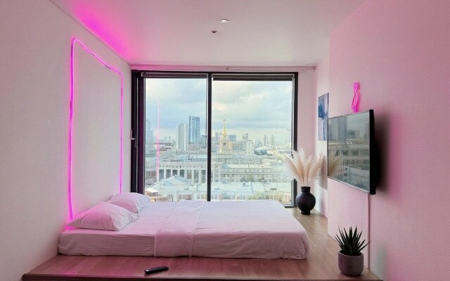 Апартаменты PINK NEONLIGHT на Mалышева 42а
