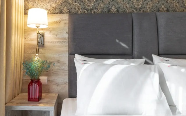 Апартаменты Red Apartments Покровский Парк Кедр