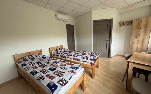 Хостел Жить просто
