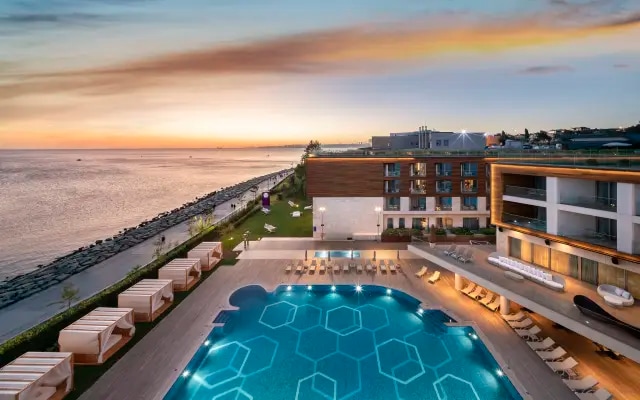 Отель Crowne Plaza Istanbul Florya