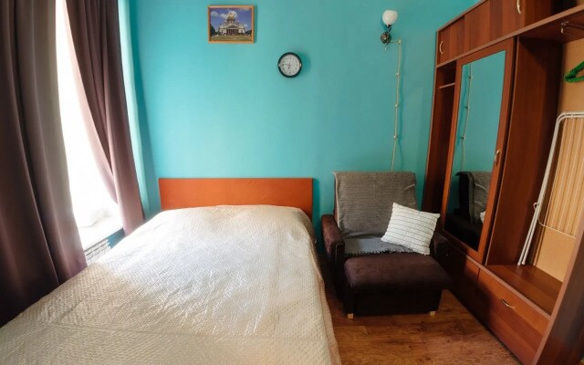Kvartira U Tavricheskogo Sada Apartments