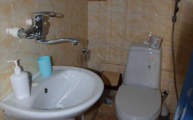 Maksim Guest House