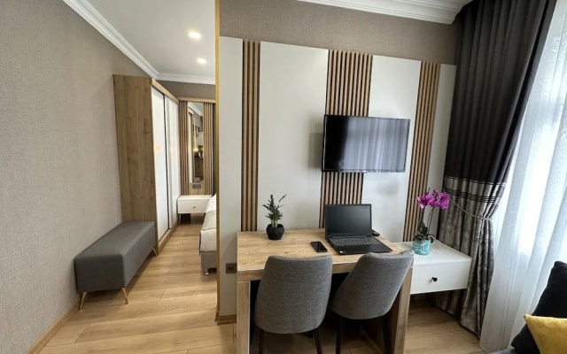 Апартаменты H&L Suites