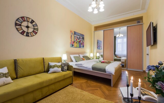 Квартира GM Apartments в Легендарной Сталинской высотке