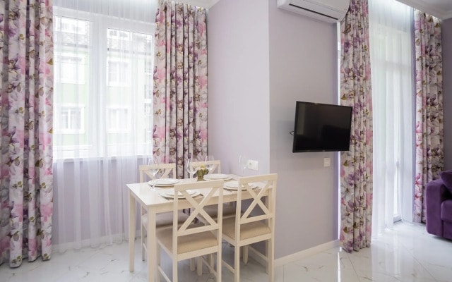 Апартаменты Red Apartments Арт Лайт Сити Молисон
