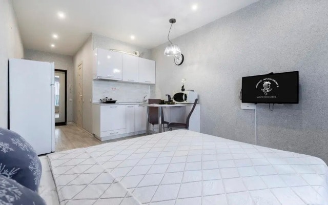 Апартаменты Prince Apartments на ПроспектеСтроителей 18 (112)
