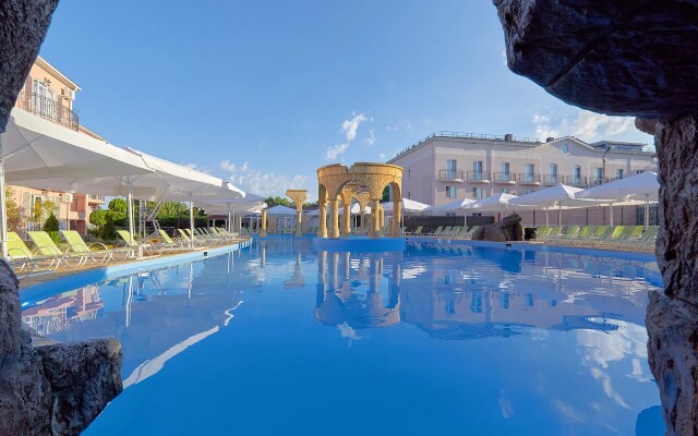Курортный отель Alean Family Riviera