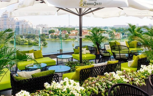 Отель DoubleTree by Hilton Minsk