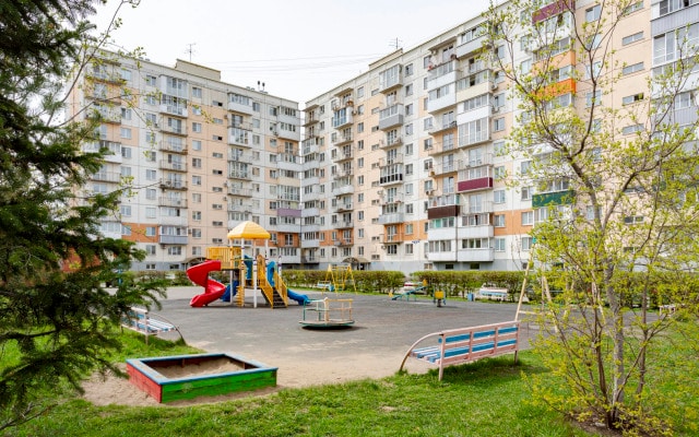 Квартира студия на Строителей с видом на ТЦ Планета