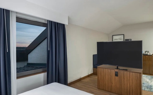 Отель Hampton by Hilton Istanbul Arnavutkoy