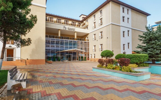 Отель Sunmarinn Resort hotel