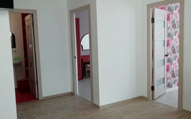 Apartamentyi Na Tamanskaya 121
