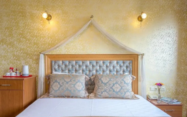 Sea House Suites