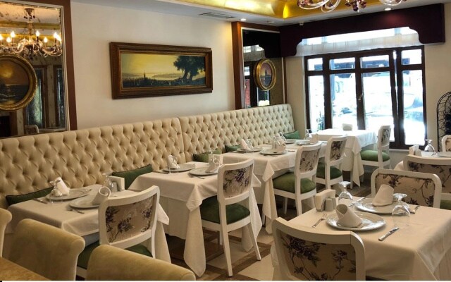 Отель Glk Premier Regency Suites & Spa