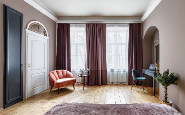 Апартаменты Minin Apartments у Эрмитажа 220 кв.м.