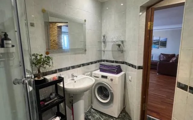 Квартира 2-к. 54,2 м²4 Кровати в Центре Казани