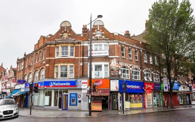 Отель  The Broadway - London Heathrow