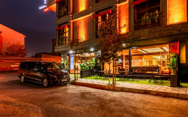 Hotel Elysian Airport