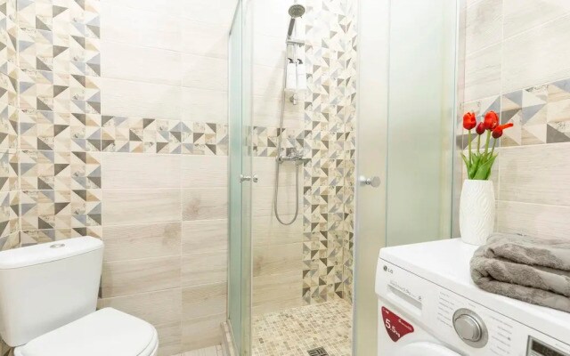 Апартаменты Prince Apartments на ПроспектеСтроителей 18 (186)