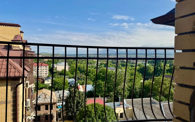 Квартира трехкомнатная рядом с парком