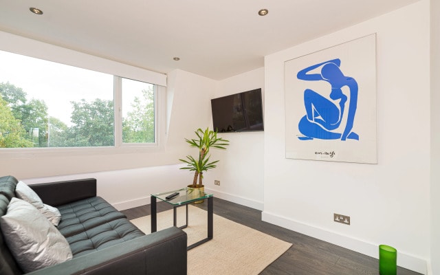 Апартаменты Bright Aircon Apartment Earls Court