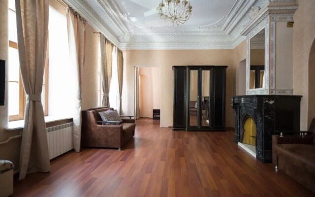 BM 13 Apartments