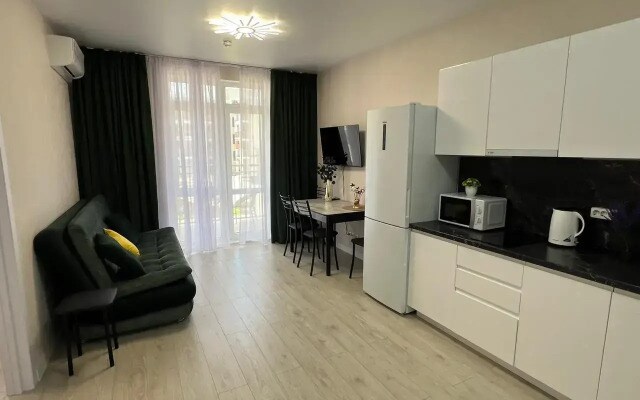 Квартира с Бacсeйнoм в ЖК Кипарис 302