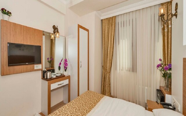 Отель Raimond