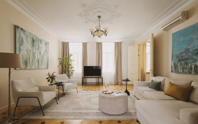 Апартаменты Minin Apartments у Эрмитажа 130 кв.м.
