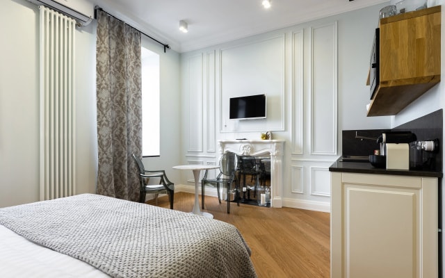 Апартаменты D apartments студия с выходом на террасу 4