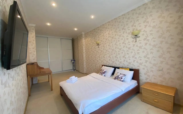 Апартаменты 3-комнатные пр-т Независимости 13