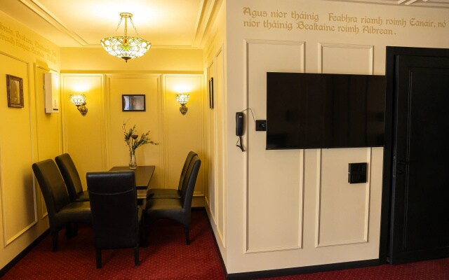 Отель Harat's inn