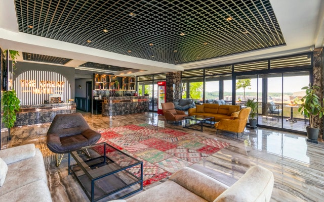 The Great Airport Hotel