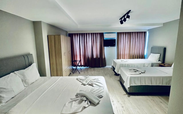 Отель The Hera Gold Hotel