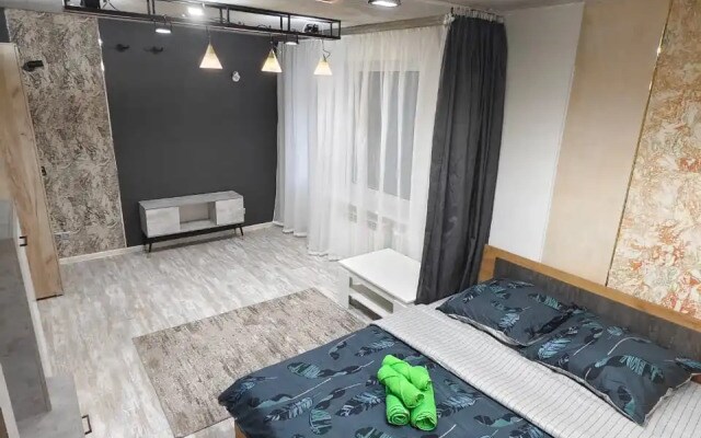 Апартаменты Комарова 13б