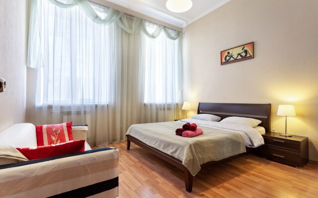 Nevskij Prospekt 106 Apartments