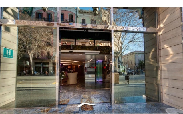 Отель Sansi Barcelona 